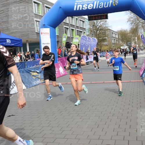 12.04.2026 - 45. Internationalen Wilhelmsburger Insellauf Strokosch-Dieckow http://msf.ph/oto/9473665 12.04.2026 12:54:12 Ziel 5227, 3294, 3520, 5143, 5754, 4592 meine-sportfotos.de