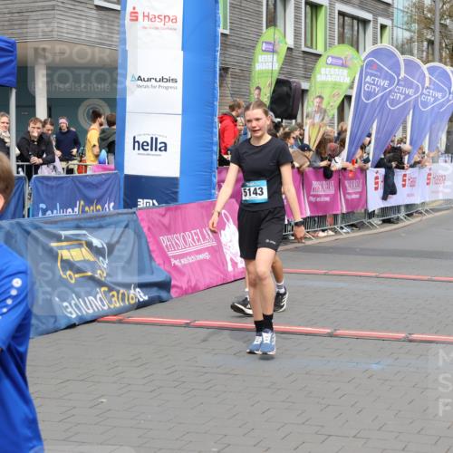 12.04.2026 - 45. Internationalen Wilhelmsburger Insellauf Strokosch-Dieckow http://msf.ph/oto/9473787 12.04.2026 12:54:15 Ziel 5143, 5754, 4592, 4455, 4037, 5784, 5785 meine-sportfotos.de