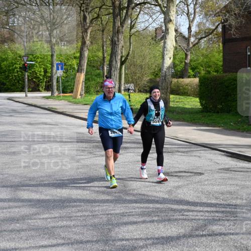 12.04.2026 - 45. Internationalen Wilhelmsburger Insellauf J. Mangold http://msf.ph/oto/9473808 12.04.2026 11:40:54 Ziel 4981, 2693, 5593 meine-sportfotos.de