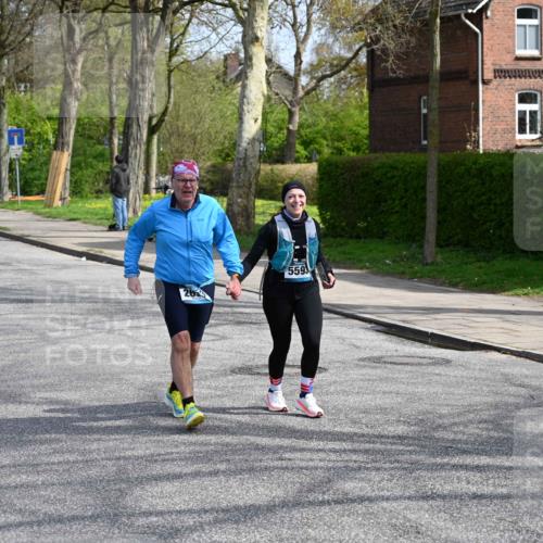 12.04.2026 - 45. Internationalen Wilhelmsburger Insellauf J. Mangold http://msf.ph/oto/9473832 12.04.2026 11:40:54 Ziel 4981, 2693, 5593 meine-sportfotos.de