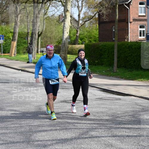 12.04.2026 - 45. Internationalen Wilhelmsburger Insellauf J. Mangold http://msf.ph/oto/9473835 12.04.2026 11:40:55 Ziel 4981, 2693, 5593 meine-sportfotos.de