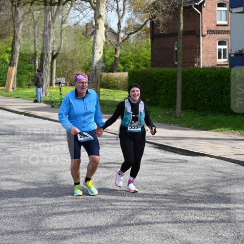 12.04.2026 - 45. Internationalen Wilhelmsburger Insellauf J. Mangold http://msf.ph/oto/9473841 12.04.2026 11:40:55 Ziel 4981, 2693, 5593 meine-sportfotos.de
