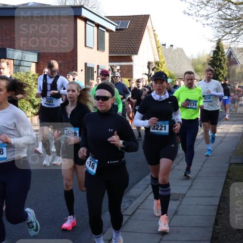 12.04.2026 - 45. Internationalen Wilhelmsburger Insellauf Yannick Fuchs http://msf.ph/oto/9473843 12.04.2026 08:59:06 Laufen 56, 3408, 3582, 3509, 16, 3221, 3830, 17, 2071, 3174 meine-sportfotos.de