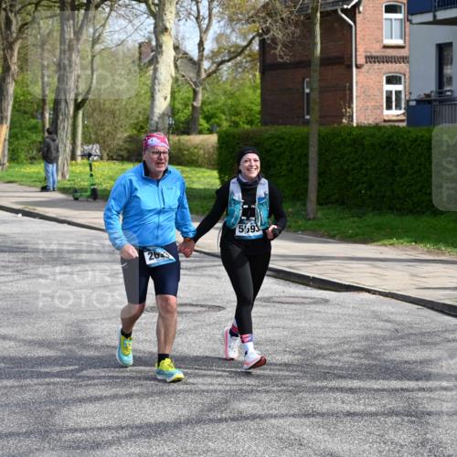 12.04.2026 - 45. Internationalen Wilhelmsburger Insellauf J. Mangold http://msf.ph/oto/9473849 12.04.2026 11:40:55 Ziel 4981, 2693, 5593 meine-sportfotos.de