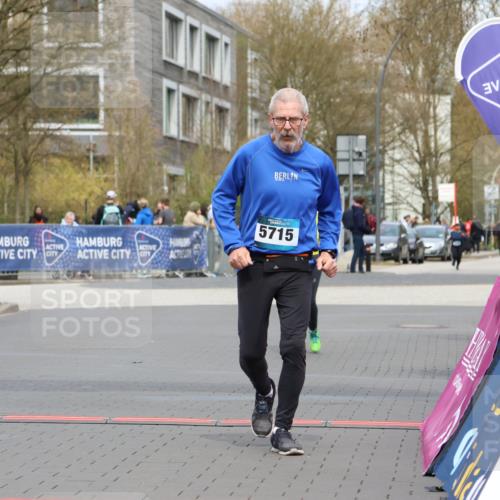 12.04.2026 - 45. Internationalen Wilhelmsburger Insellauf Strokosch-Dieckow http://msf.ph/oto/9473850 12.04.2026 13:33:46 Ziel 5715 meine-sportfotos.de