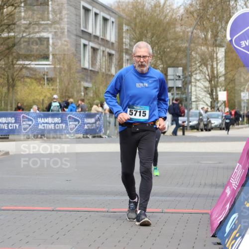 12.04.2026 - 45. Internationalen Wilhelmsburger Insellauf Strokosch-Dieckow http://msf.ph/oto/9473869 12.04.2026 13:33:46 Ziel 5715 meine-sportfotos.de