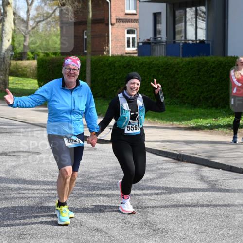 12.04.2026 - 45. Internationalen Wilhelmsburger Insellauf J. Mangold http://msf.ph/oto/9473879 12.04.2026 11:40:56 Ziel 4981, 2693, 5593 meine-sportfotos.de