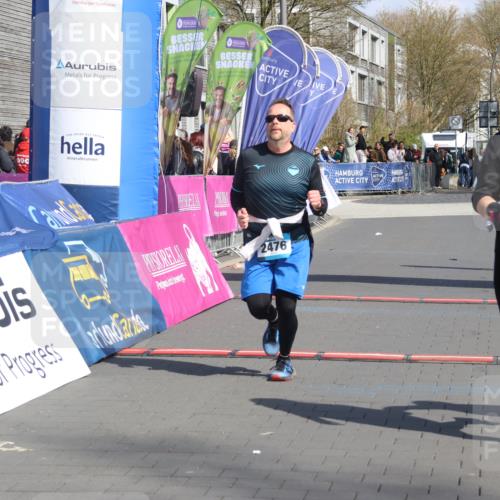12.04.2026 - 45. Internationalen Wilhelmsburger Insellauf Strokosch-Dieckow http://msf.ph/oto/9473884 12.04.2026 11:30:38 Ziel 2697, 2698, 2476, 2498 meine-sportfotos.de