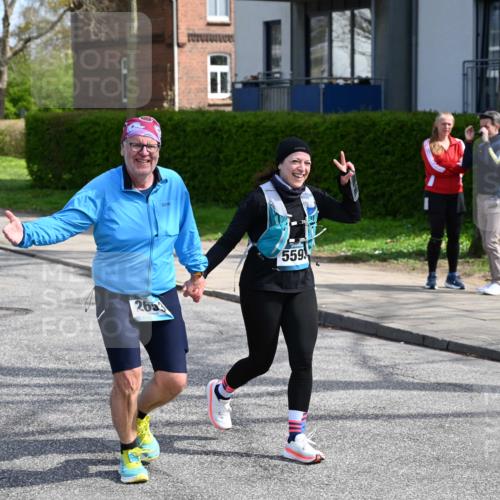 12.04.2026 - 45. Internationalen Wilhelmsburger Insellauf J. Mangold http://msf.ph/oto/9473895 12.04.2026 11:40:56 Ziel 4981, 2693, 5593 meine-sportfotos.de