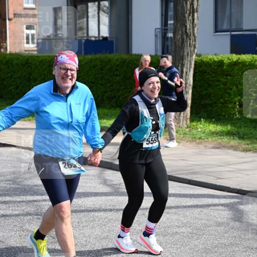 12.04.2026 - 45. Internationalen Wilhelmsburger Insellauf J. Mangold http://msf.ph/oto/9473916 12.04.2026 11:40:56 Ziel 4981, 2693, 5593 meine-sportfotos.de