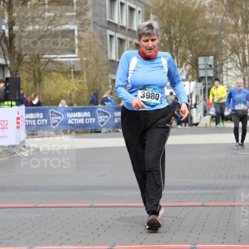 12.04.2026 - 45. Internationalen Wilhelmsburger Insellauf Strokosch-Dieckow http://msf.ph/oto/9473924 12.04.2026 13:33:38 Ziel 3980 meine-sportfotos.de