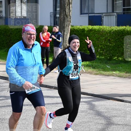 12.04.2026 - 45. Internationalen Wilhelmsburger Insellauf J. Mangold http://msf.ph/oto/9473927 12.04.2026 11:40:57 Ziel 4981, 2693, 5593 meine-sportfotos.de
