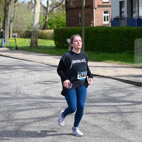 12.04.2026 - 45. Internationalen Wilhelmsburger Insellauf J. Mangold http://msf.ph/oto/9473983 12.04.2026 11:41:46 Ziel 2564, 2722 meine-sportfotos.de