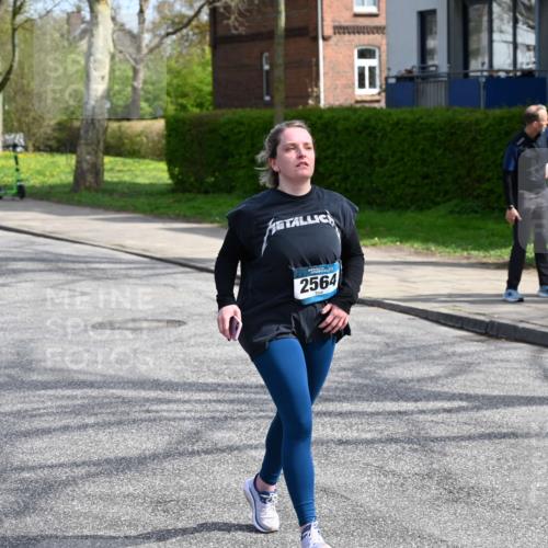 12.04.2026 - 45. Internationalen Wilhelmsburger Insellauf J. Mangold http://msf.ph/oto/9473989 12.04.2026 11:41:46 Ziel 2564, 2722 meine-sportfotos.de