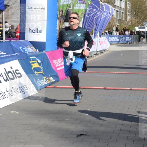 12.04.2026 - 45. Internationalen Wilhelmsburger Insellauf Strokosch-Dieckow http://msf.ph/oto/9474032 12.04.2026 11:30:38 Ziel 2697, 2698, 2476, 2498 meine-sportfotos.de