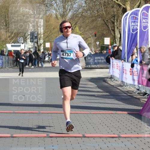 12.04.2026 - 45. Internationalen Wilhelmsburger Insellauf Strokosch-Dieckow http://msf.ph/oto/9474143 12.04.2026 11:31:03 Ziel 4737 meine-sportfotos.de