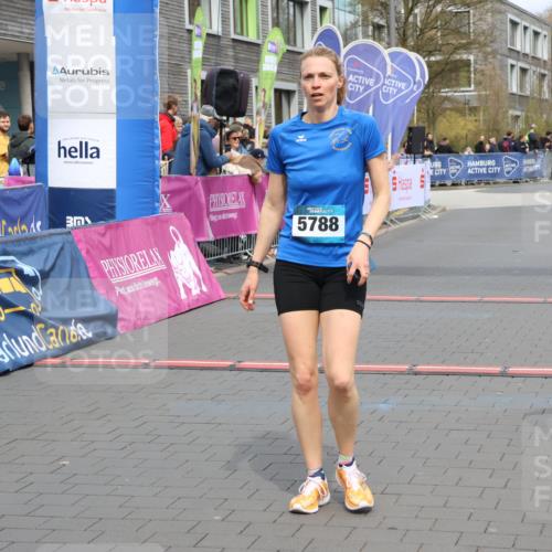 12.04.2026 - 45. Internationalen Wilhelmsburger Insellauf Strokosch-Dieckow http://msf.ph/oto/9474157 12.04.2026 12:54:32 Ziel 3254, 5788 meine-sportfotos.de