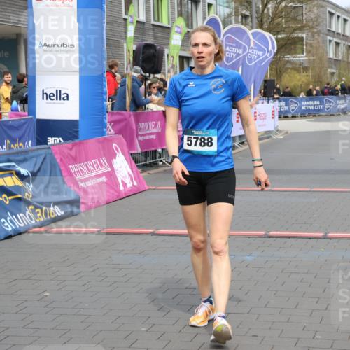 12.04.2026 - 45. Internationalen Wilhelmsburger Insellauf Strokosch-Dieckow http://msf.ph/oto/9474183 12.04.2026 12:54:32 Ziel 3254, 5788 meine-sportfotos.de