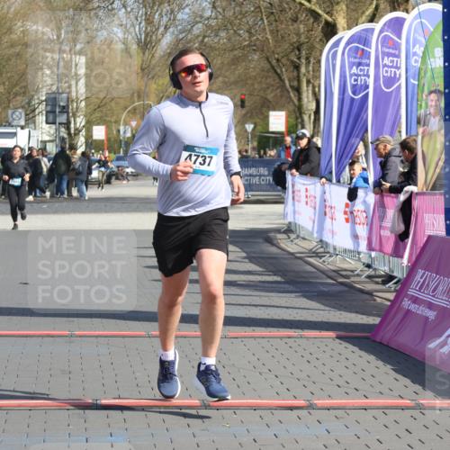 12.04.2026 - 45. Internationalen Wilhelmsburger Insellauf Strokosch-Dieckow http://msf.ph/oto/9474200 12.04.2026 11:31:03 Ziel 4737 meine-sportfotos.de