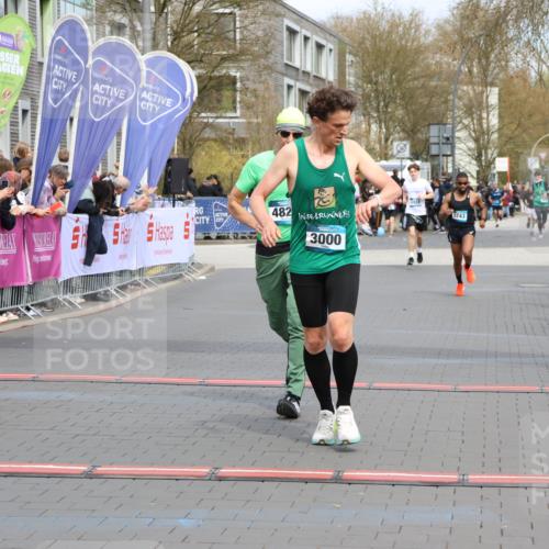 12.04.2026 - 45. Internationalen Wilhelmsburger Insellauf Strokosch-Dieckow http://msf.ph/oto/9474227 12.04.2026 12:54:37 Ziel 3000, 4823, 5743 meine-sportfotos.de