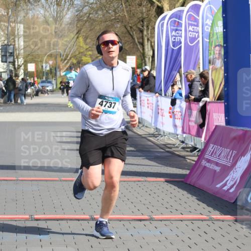 12.04.2026 - 45. Internationalen Wilhelmsburger Insellauf Strokosch-Dieckow http://msf.ph/oto/9474252 12.04.2026 11:31:03 Ziel 4737 meine-sportfotos.de