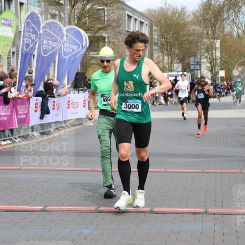 12.04.2026 - 45. Internationalen Wilhelmsburger Insellauf Strokosch-Dieckow http://msf.ph/oto/9474285 12.04.2026 12:54:38 Ziel 3000, 4823, 5743 meine-sportfotos.de