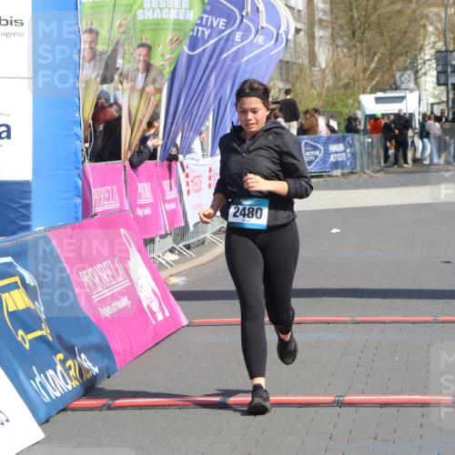 12.04.2026 - 45. Internationalen Wilhelmsburger Insellauf Strokosch-Dieckow http://msf.ph/oto/9474298 12.04.2026 11:31:13 Ziel 2480, 3111 meine-sportfotos.de