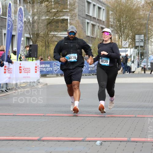 12.04.2026 - 45. Internationalen Wilhelmsburger Insellauf Strokosch-Dieckow http://msf.ph/oto/9474301 12.04.2026 13:33:22 Ziel 3836, 5224 meine-sportfotos.de