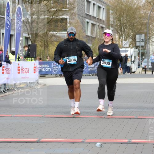 12.04.2026 - 45. Internationalen Wilhelmsburger Insellauf Strokosch-Dieckow http://msf.ph/oto/9474315 12.04.2026 13:33:22 Ziel 3836, 5224 meine-sportfotos.de