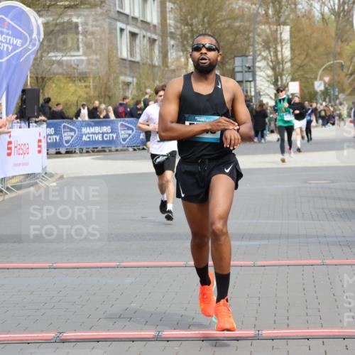 12.04.2026 - 45. Internationalen Wilhelmsburger Insellauf Strokosch-Dieckow http://msf.ph/oto/9474366 12.04.2026 12:54:42 Ziel 5743, 4924 meine-sportfotos.de