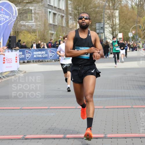 12.04.2026 - 45. Internationalen Wilhelmsburger Insellauf Strokosch-Dieckow http://msf.ph/oto/9474378 12.04.2026 12:54:42 Ziel 5743, 4924 meine-sportfotos.de