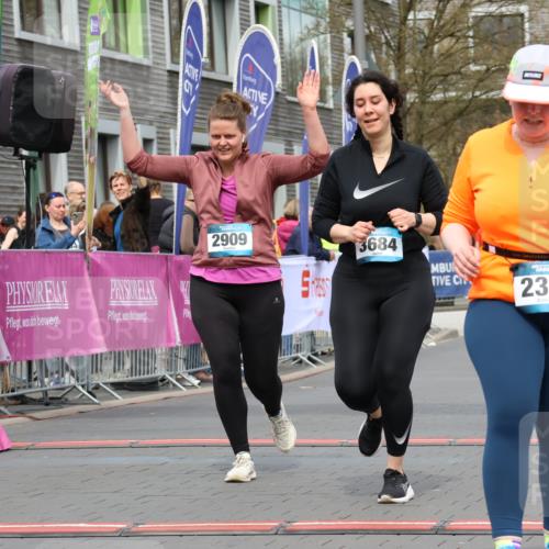 12.04.2026 - 45. Internationalen Wilhelmsburger Insellauf Strokosch-Dieckow http://msf.ph/oto/9474402 12.04.2026 13:32:59 Ziel 2397, 3684, 2909 meine-sportfotos.de