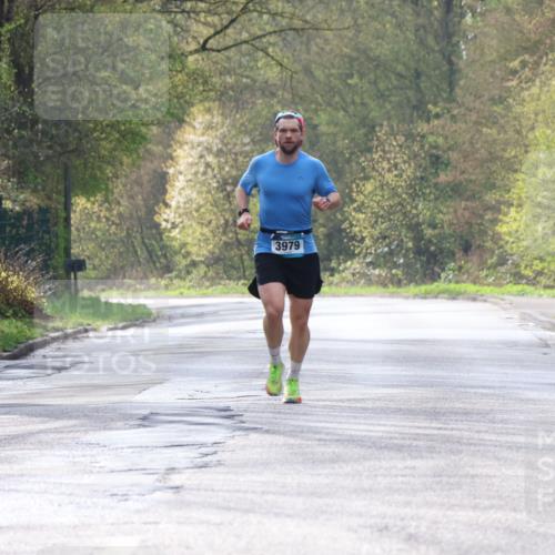 12.04.2026 - 45. Internationalen Wilhelmsburger Insellauf Yannick Fuchs http://msf.ph/oto/9474429 12.04.2026 10:05:40 Laufen 3979 meine-sportfotos.de