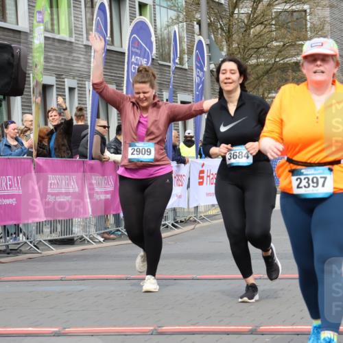 12.04.2026 - 45. Internationalen Wilhelmsburger Insellauf Strokosch-Dieckow http://msf.ph/oto/9474475 12.04.2026 13:32:59 Ziel 2397, 3684, 2909 meine-sportfotos.de