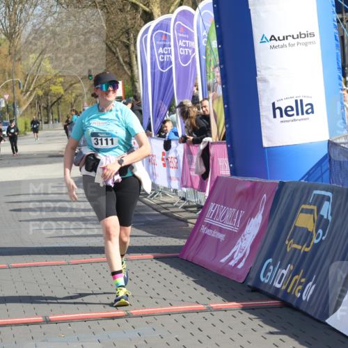 12.04.2026 - 45. Internationalen Wilhelmsburger Insellauf Strokosch-Dieckow http://msf.ph/oto/9474492 12.04.2026 11:31:16 Ziel 2480, 3111 meine-sportfotos.de