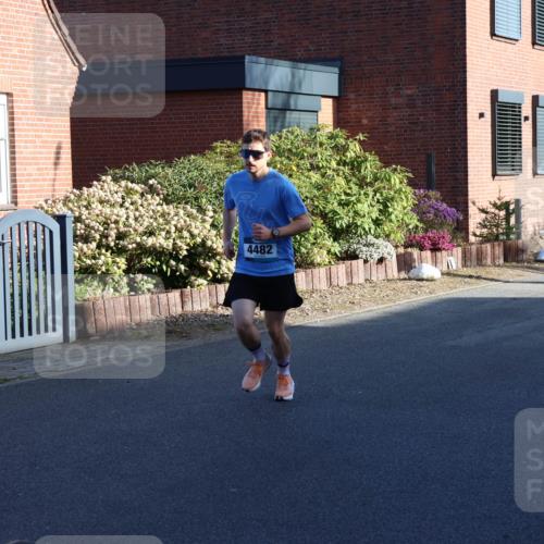 12.04.2026 - 45. Internationalen Wilhelmsburger Insellauf Yannick Fuchs http://msf.ph/oto/9474562 12.04.2026 09:00:12 Laufen 4699, 4482 meine-sportfotos.de