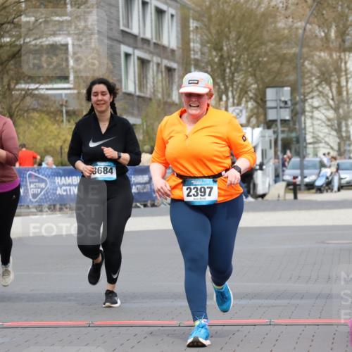 12.04.2026 - 45. Internationalen Wilhelmsburger Insellauf Strokosch-Dieckow http://msf.ph/oto/9474567 12.04.2026 13:32:57 Ziel 2397, 3684, 2909 meine-sportfotos.de