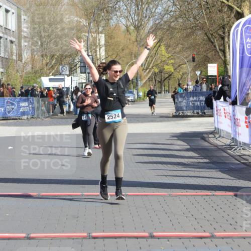 12.04.2026 - 45. Internationalen Wilhelmsburger Insellauf Strokosch-Dieckow http://msf.ph/oto/9474583 12.04.2026 11:31:34 Ziel 2524 meine-sportfotos.de
