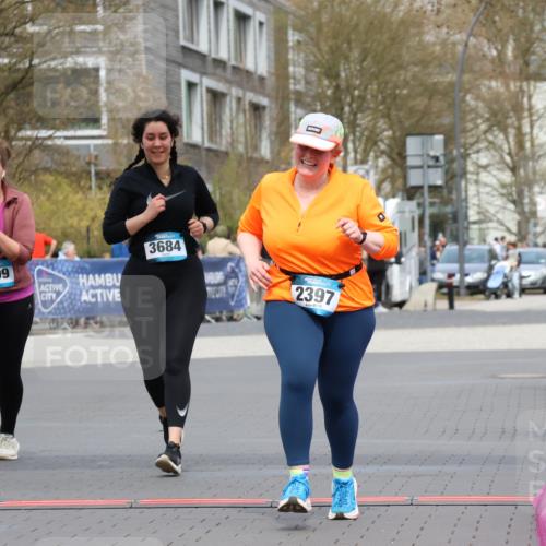 12.04.2026 - 45. Internationalen Wilhelmsburger Insellauf Strokosch-Dieckow http://msf.ph/oto/9474595 12.04.2026 13:32:57 Ziel 2397, 3684, 2909 meine-sportfotos.de