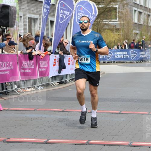 12.04.2026 - 45. Internationalen Wilhelmsburger Insellauf Strokosch-Dieckow http://msf.ph/oto/9474623 12.04.2026 12:54:57 Ziel 5016 meine-sportfotos.de