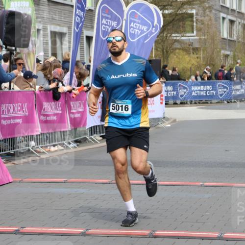12.04.2026 - 45. Internationalen Wilhelmsburger Insellauf Strokosch-Dieckow http://msf.ph/oto/9474683 12.04.2026 12:54:58 Ziel 5016 meine-sportfotos.de