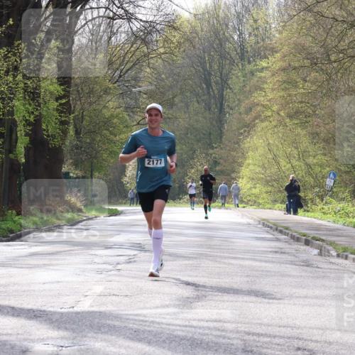 12.04.2026 - 45. Internationalen Wilhelmsburger Insellauf Yannick Fuchs http://msf.ph/oto/9474746 12.04.2026 10:07:00 Laufen 2177 meine-sportfotos.de