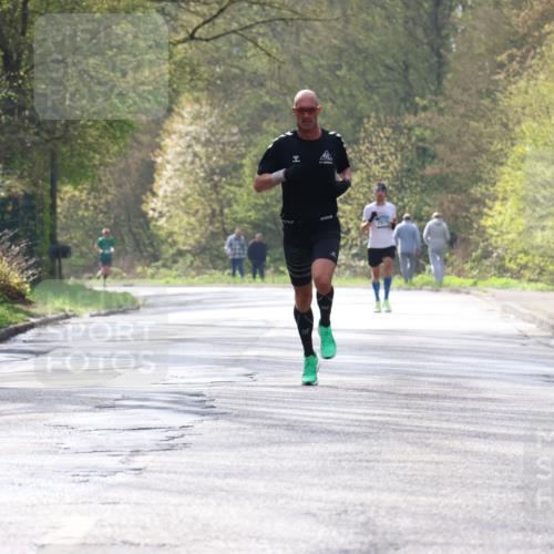 12.04.2026 - 45. Internationalen Wilhelmsburger Insellauf Yannick Fuchs http://msf.ph/oto/9474804 12.04.2026 10:07:08 Laufen  meine-sportfotos.de