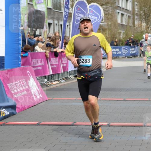 12.04.2026 - 45. Internationalen Wilhelmsburger Insellauf Strokosch-Dieckow http://msf.ph/oto/9474808 12.04.2026 12:55:11 Ziel 3157, 5283, 3163, 4472, 5478 meine-sportfotos.de
