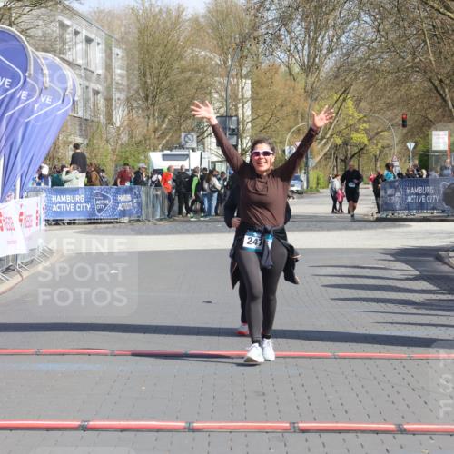 12.04.2026 - 45. Internationalen Wilhelmsburger Insellauf Strokosch-Dieckow http://msf.ph/oto/9474813 12.04.2026 11:31:39 Ziel 2475, 2279 meine-sportfotos.de