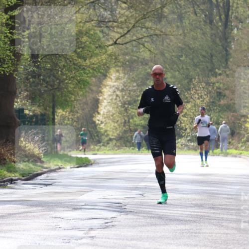 12.04.2026 - 45. Internationalen Wilhelmsburger Insellauf Yannick Fuchs http://msf.ph/oto/9474815 12.04.2026 10:07:08 Laufen  meine-sportfotos.de