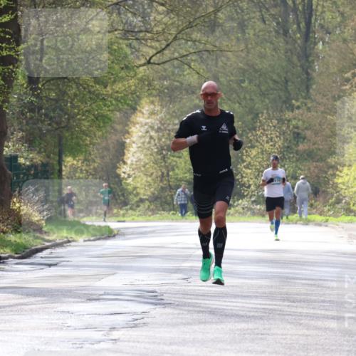 12.04.2026 - 45. Internationalen Wilhelmsburger Insellauf Yannick Fuchs http://msf.ph/oto/9474818 12.04.2026 10:07:09 Laufen 970 meine-sportfotos.de