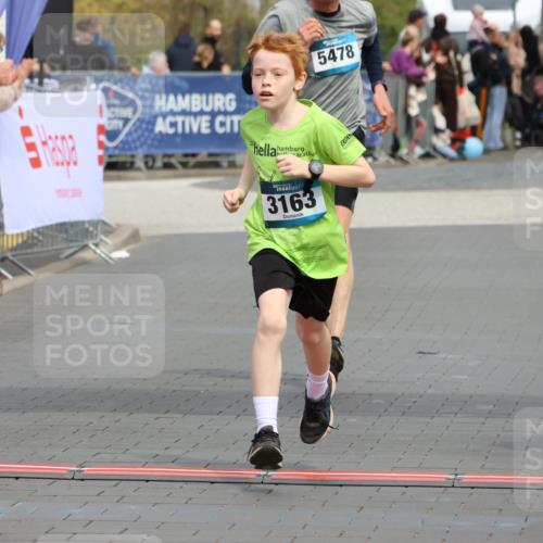 12.04.2026 - 45. Internationalen Wilhelmsburger Insellauf Strokosch-Dieckow http://msf.ph/oto/9474870 12.04.2026 12:55:13 Ziel 5283, 3163, 4472, 5478 meine-sportfotos.de