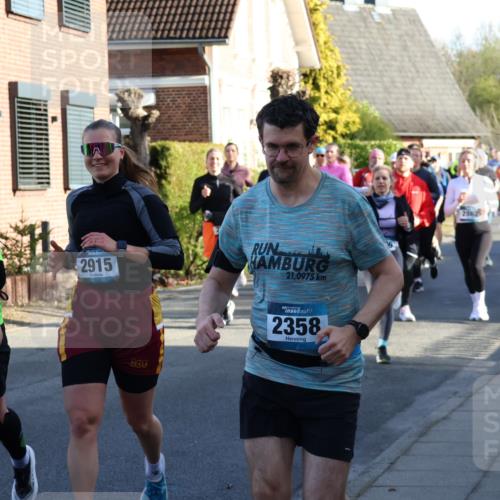 12.04.2026 - 45. Internationalen Wilhelmsburger Insellauf Yannick Fuchs http://msf.ph/oto/9474872 12.04.2026 09:00:45 Laufen 2915, 21, 0975, 2358, 28621 meine-sportfotos.de