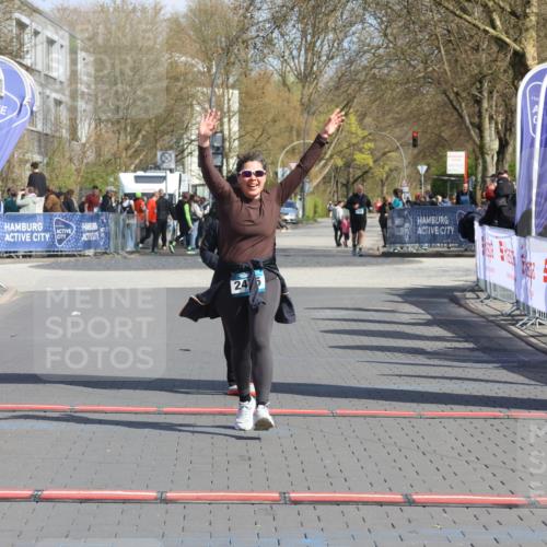 12.04.2026 - 45. Internationalen Wilhelmsburger Insellauf Strokosch-Dieckow http://msf.ph/oto/9474896 12.04.2026 11:31:39 Ziel 2475, 2279 meine-sportfotos.de